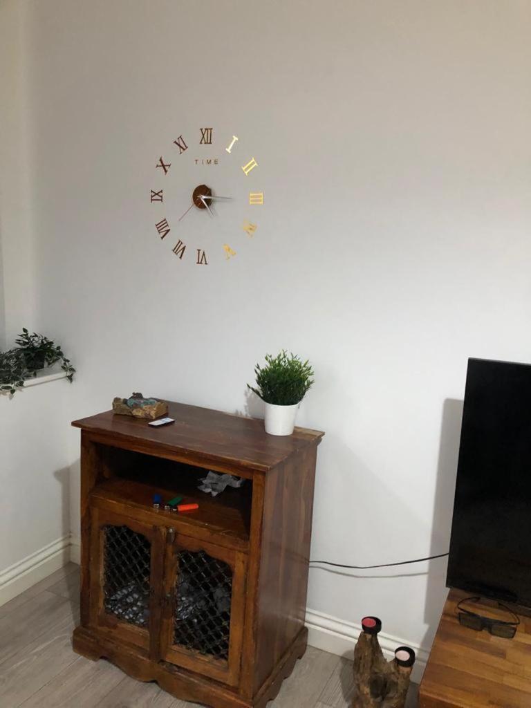 Alpha House Bed and Breakfast Londres Exterior foto