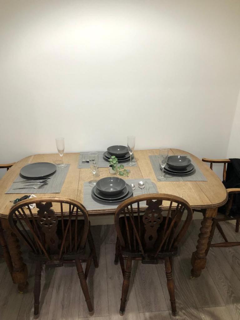 Alpha House Bed and Breakfast Londres Exterior foto