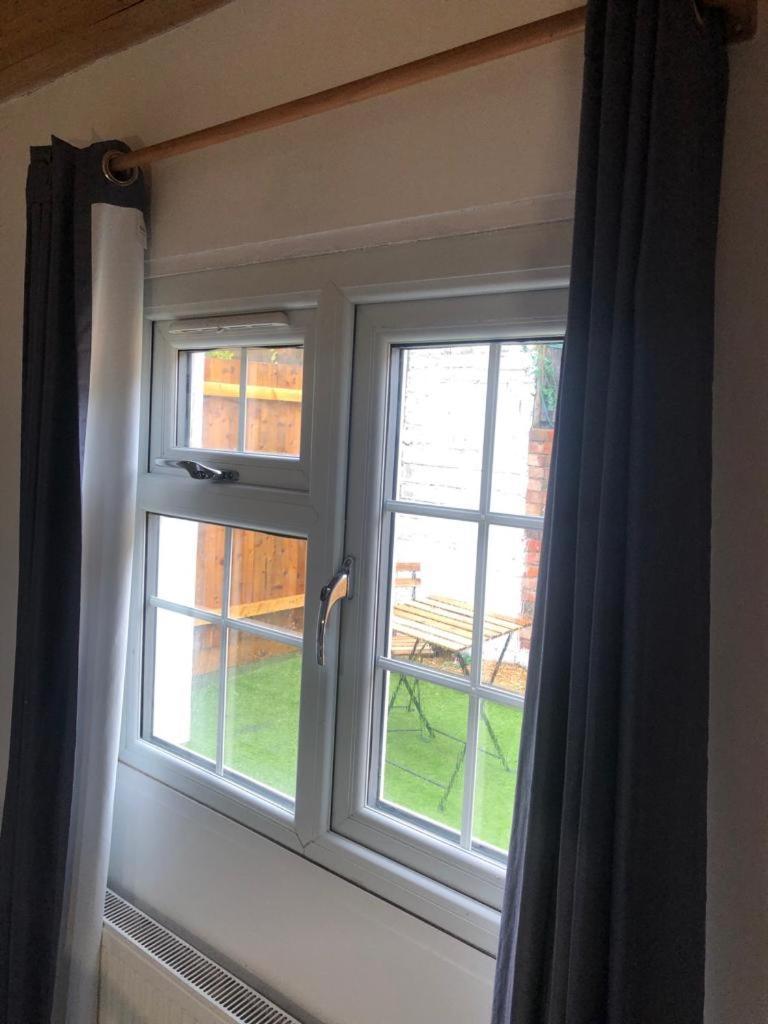 Alpha House Bed and Breakfast Londres Exterior foto