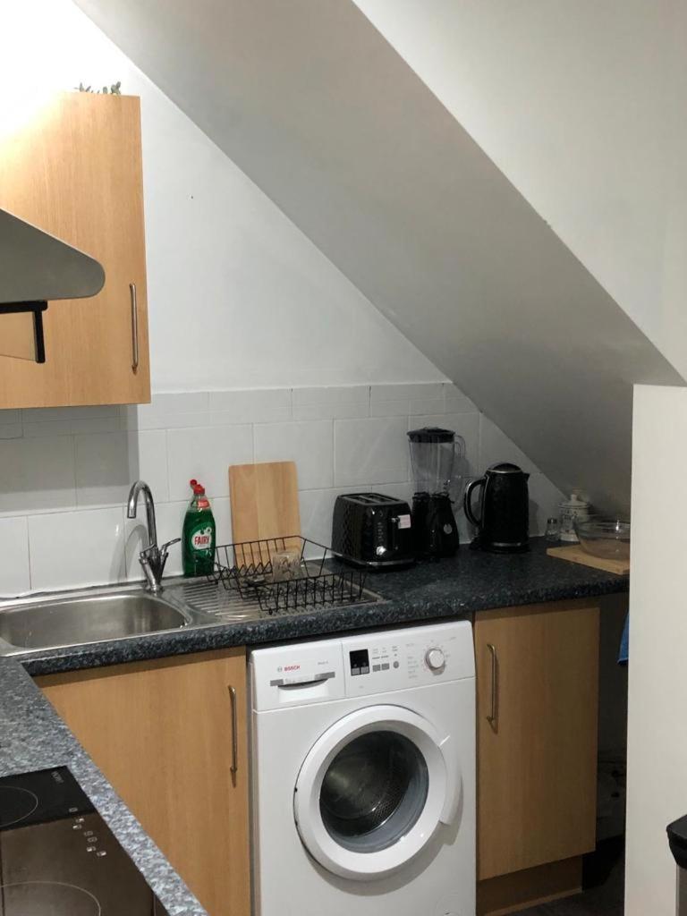 Alpha House Bed and Breakfast Londres Exterior foto