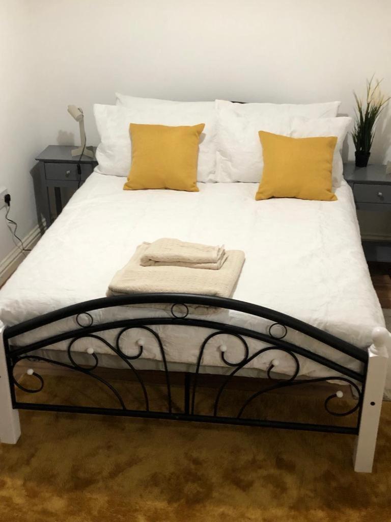 Alpha House Bed and Breakfast Londres Exterior foto