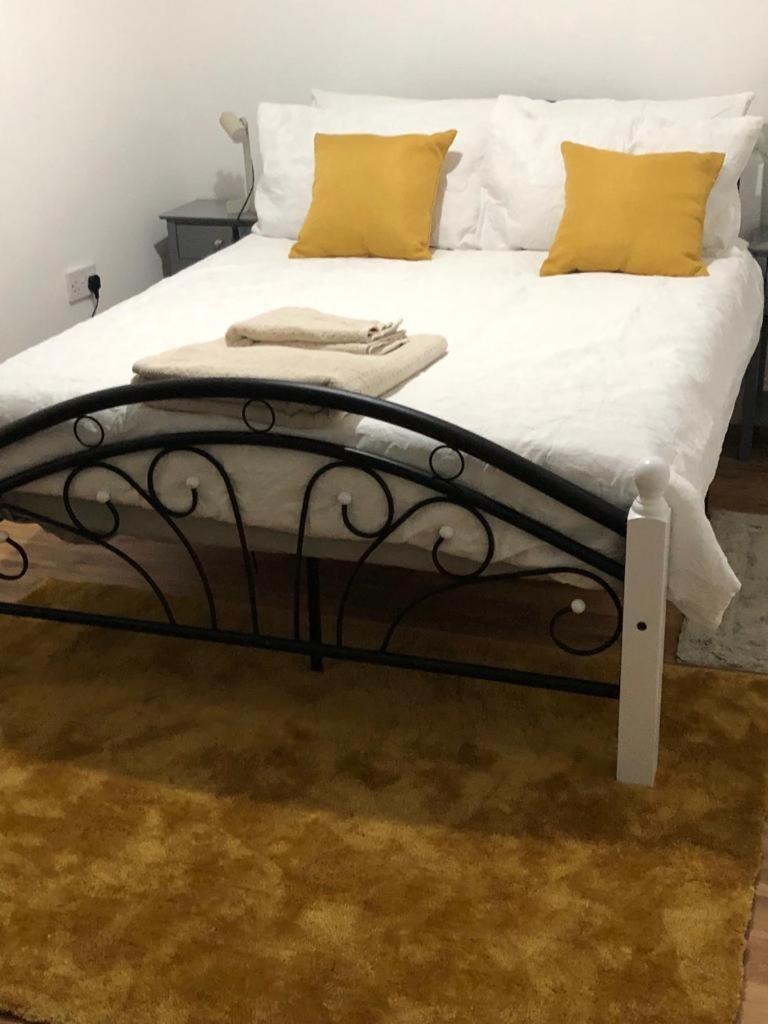 Alpha House Bed and Breakfast Londres Exterior foto