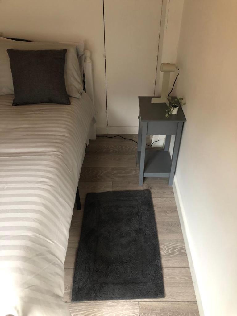 Alpha House Bed and Breakfast Londres Exterior foto