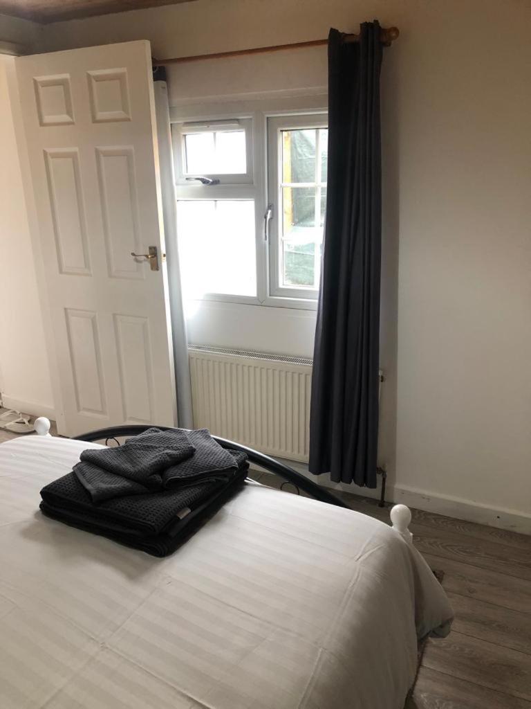 Alpha House Bed and Breakfast Londres Exterior foto