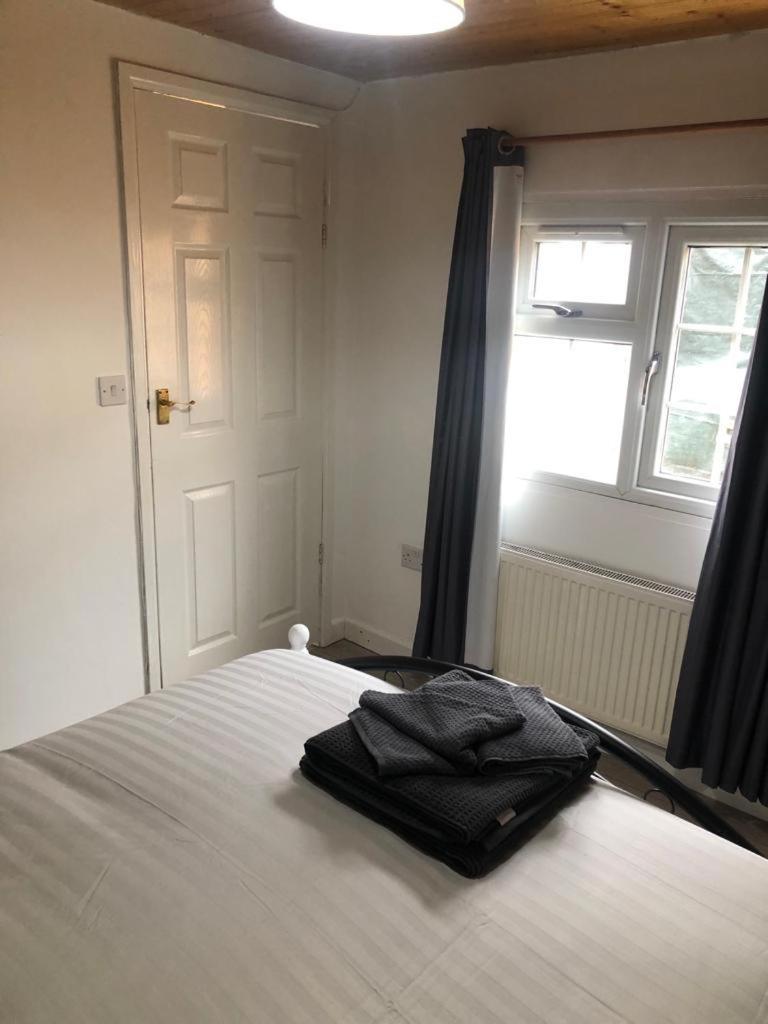 Alpha House Bed and Breakfast Londres Exterior foto