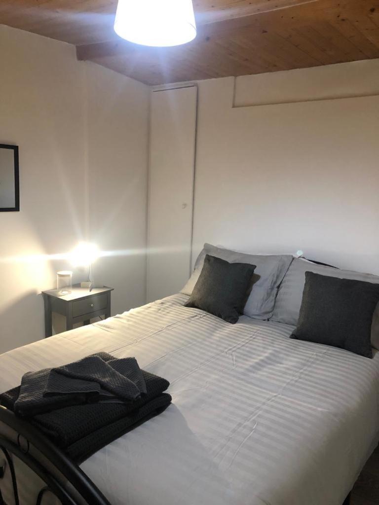 Alpha House Bed and Breakfast Londres Exterior foto